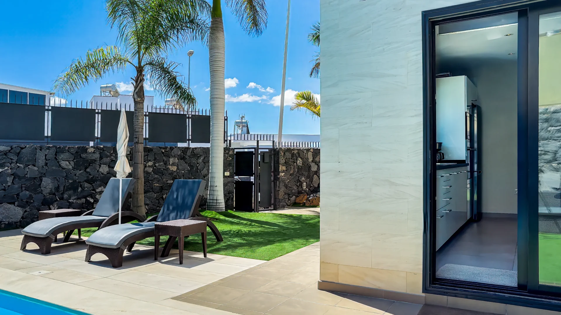 Modern holiday villa with heated pool Tenerife