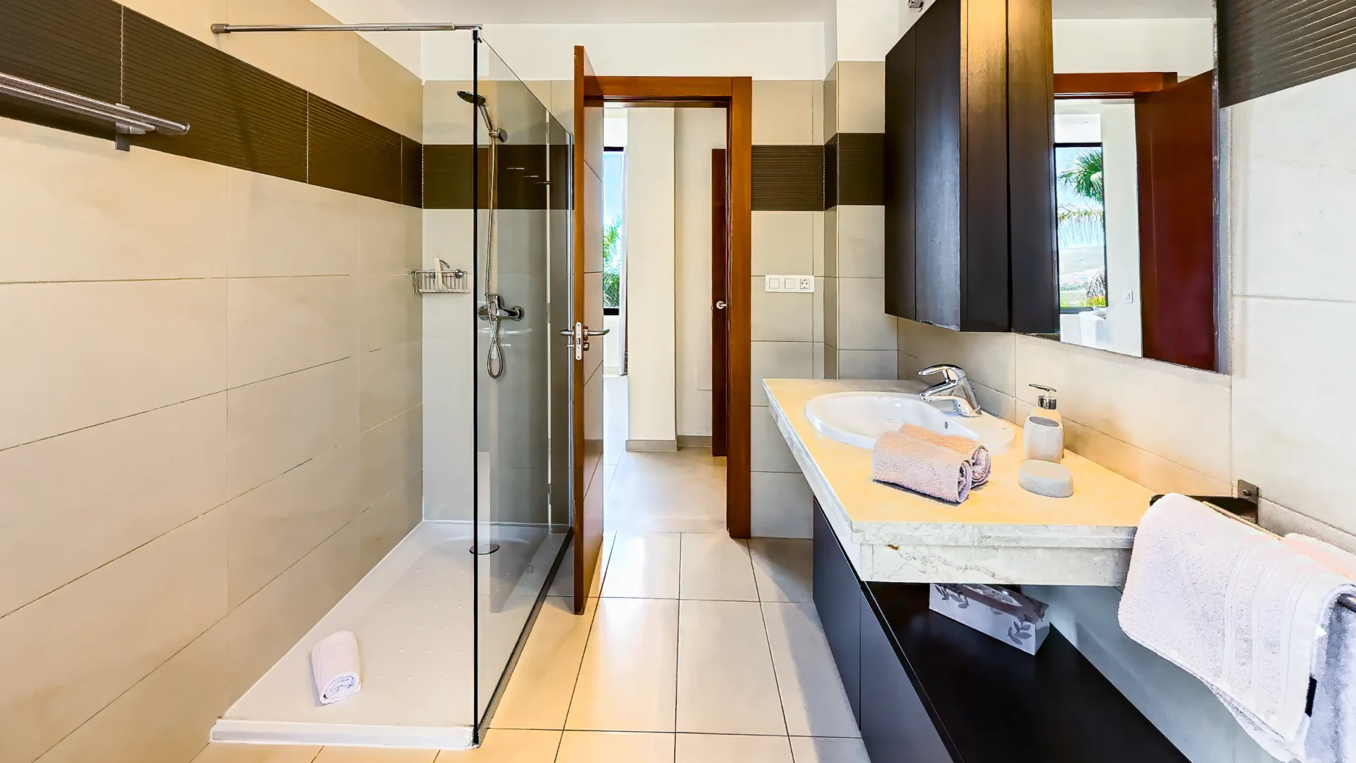 En-suite bathroom with walk in shower at Villa Julia, Tenerife