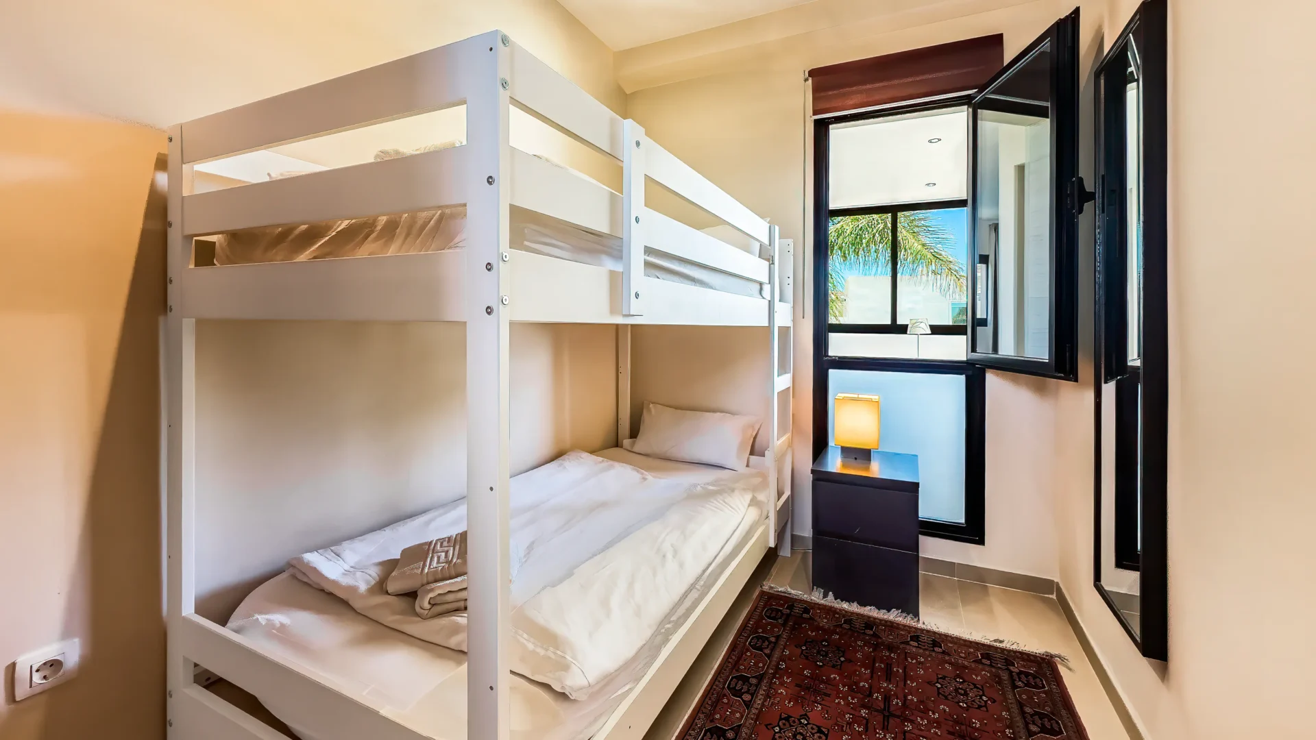 Small room with a bunk bed at Villa Julia, Tenerife