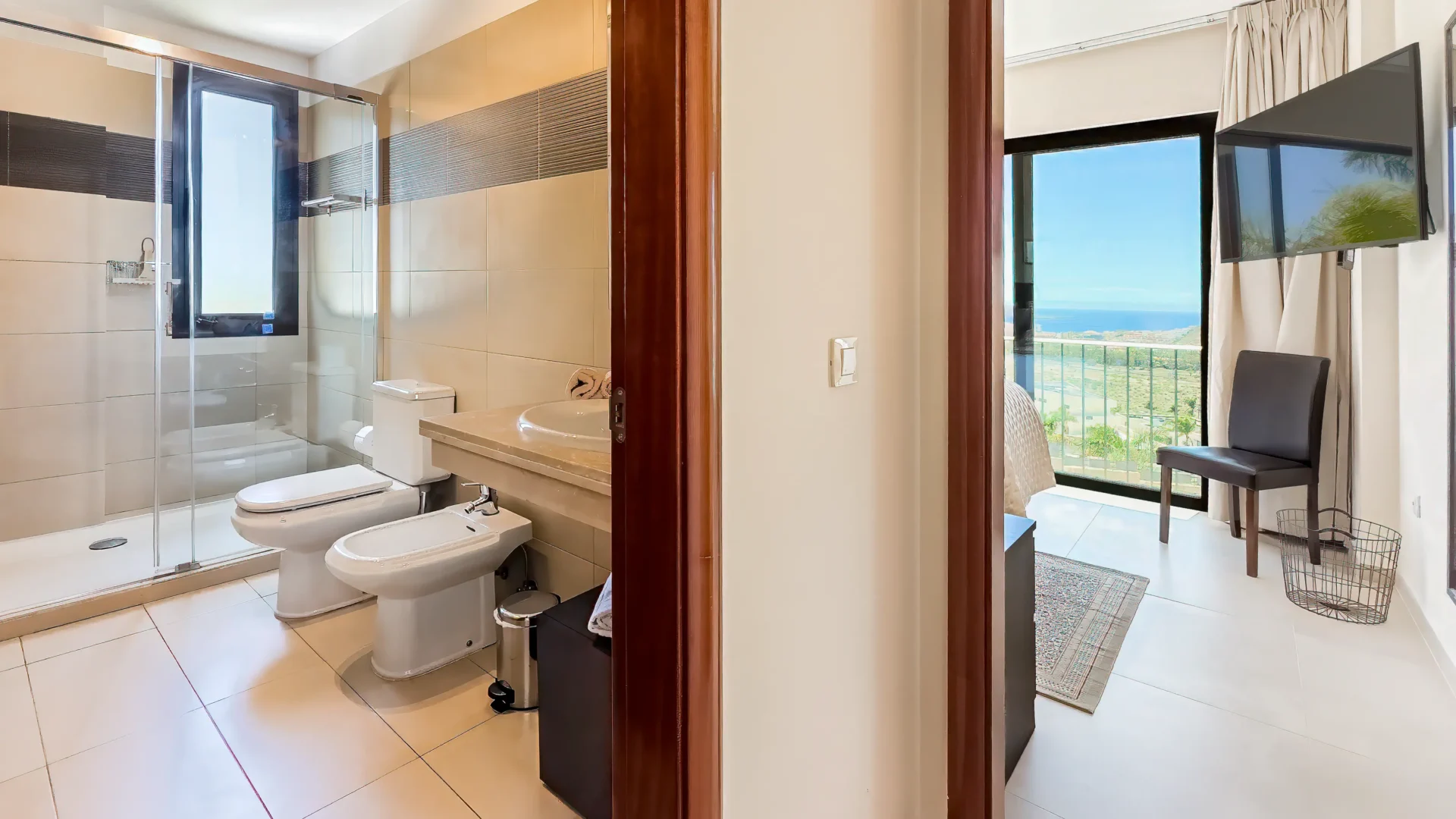 Full bathroom at Villa Julia, Tenerife South