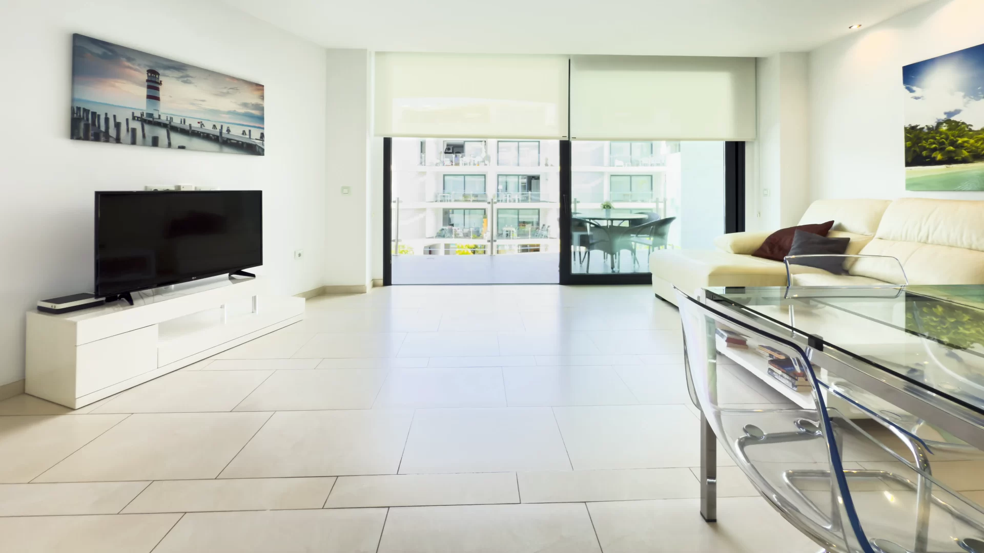 Living room with direct access to a terrace