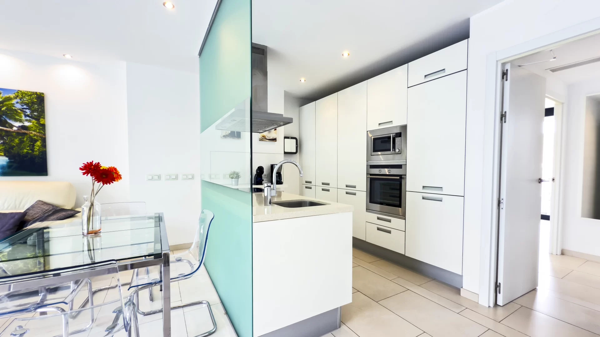 Kitchen and dining area at Las Olas holiday apartment in Tenerife