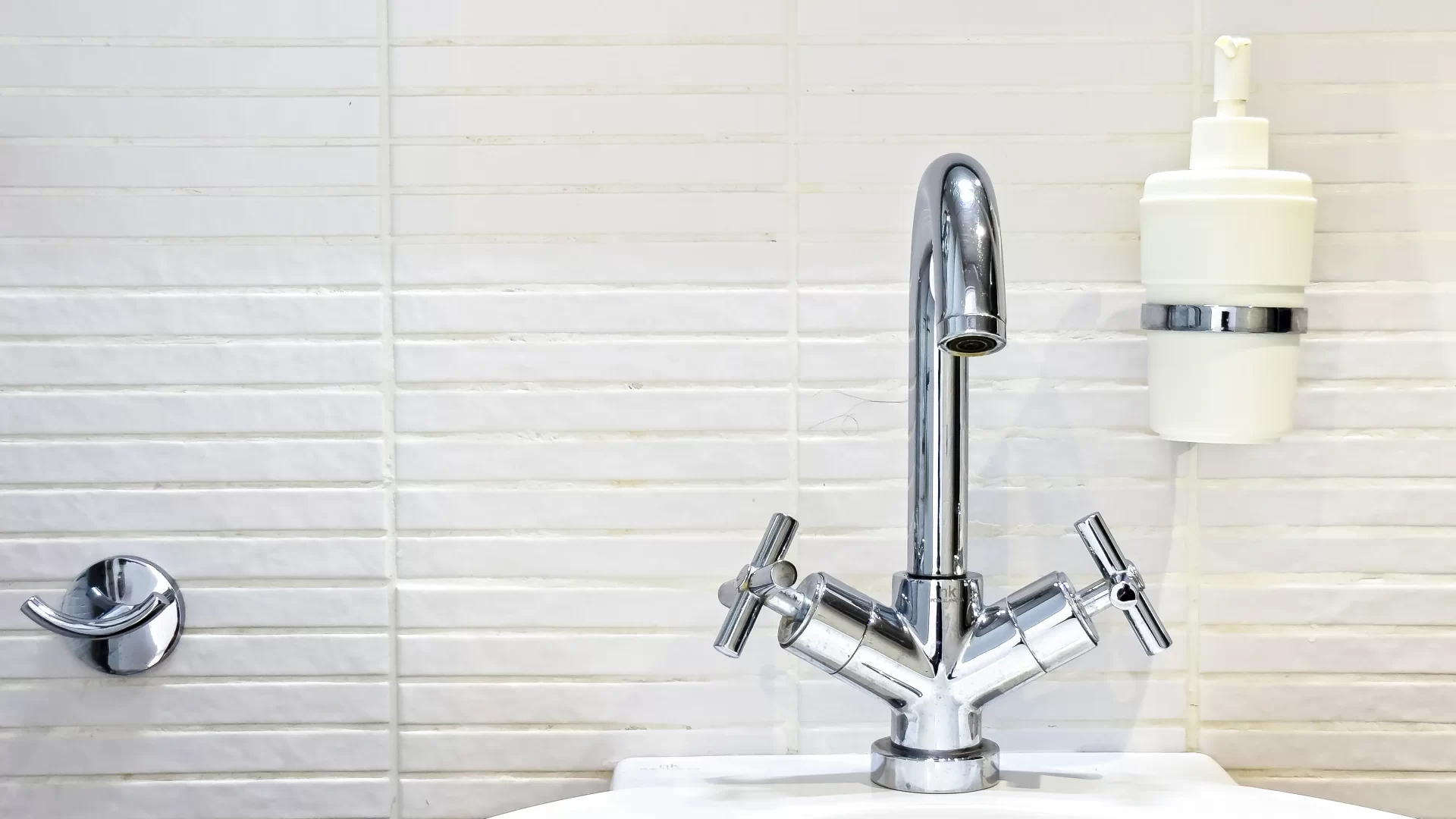 Bathroom tap at Las Olas Apartment