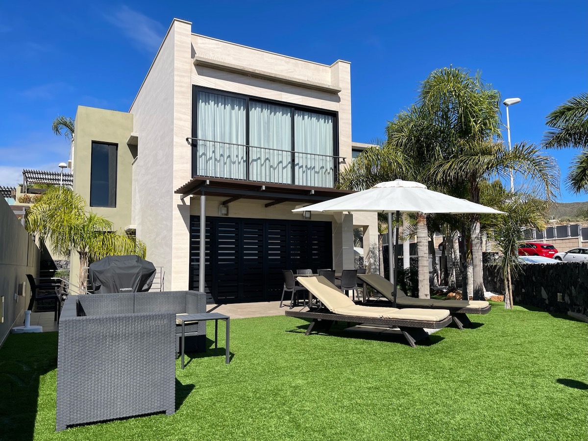 villa-julia-costa-adeje-garden-8