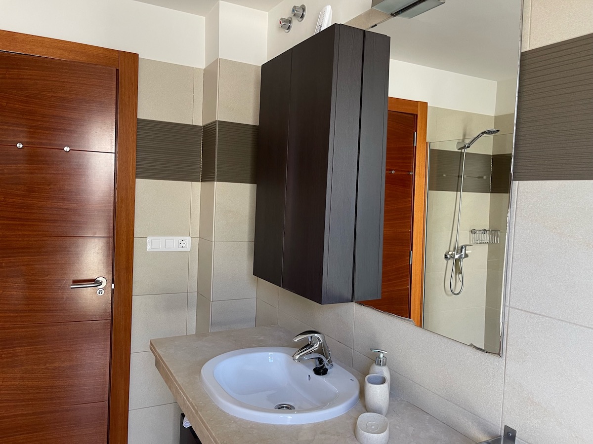 villa-julia-costa-adeje-master-bathroom-2
