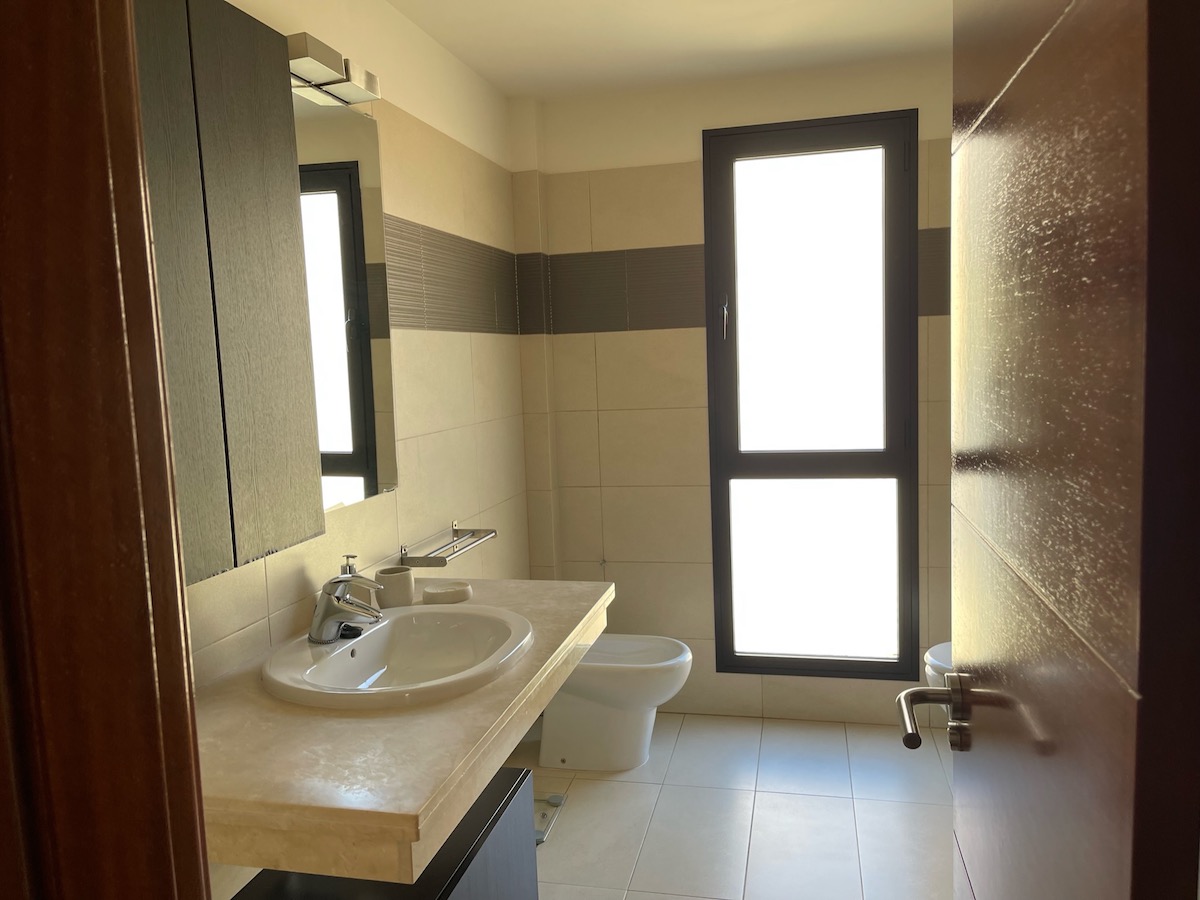 villa-julia-costa-adeje-master-bathroom-3