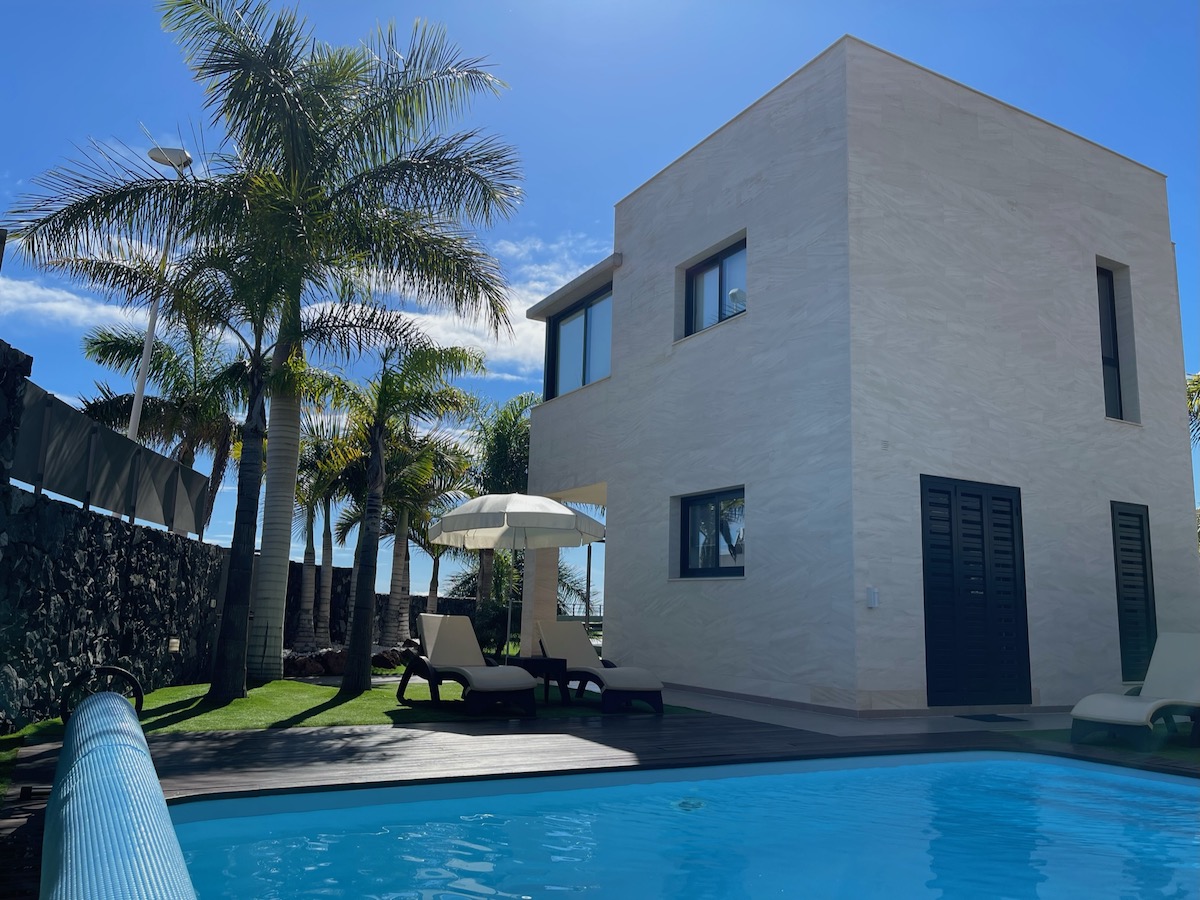 villa-julia-costa-adeje-pool-3